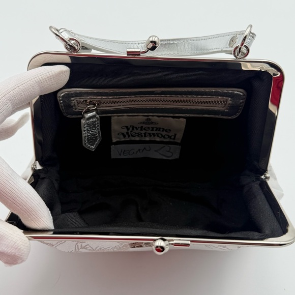 Vivienne Westwood Granny Frame Satin Purse Silver - Picture 7 of 9